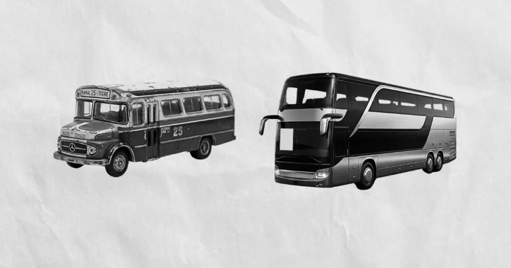 Contraste visual sobre fondo de papel arrugado: un colectivo de juguete argentino vintage de chapa versus un micro moderno de dos pisos, simbolizando la esencia frente al consumo en los viajes de egresados.
